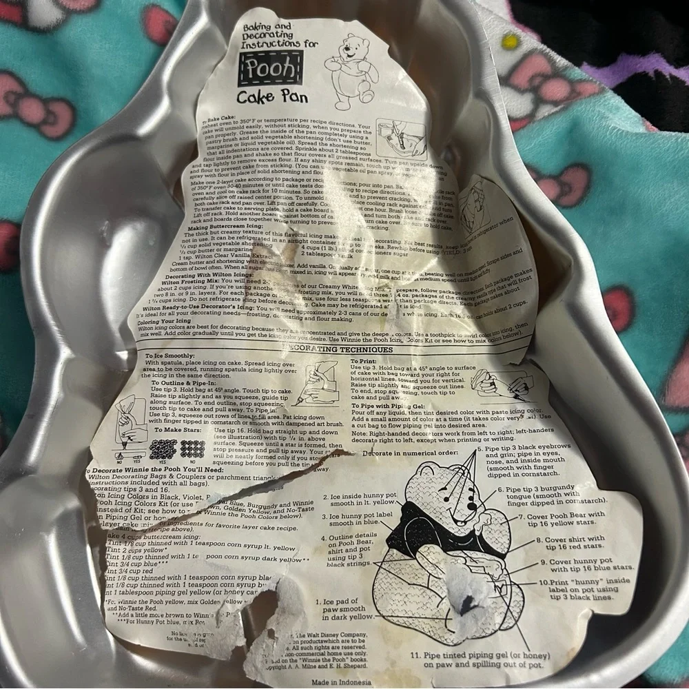 Wilton Cake Pan- Winnie the Pooh - 1995 vintage‎